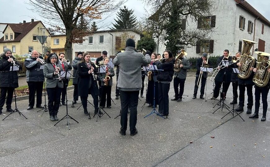 Orchester musizierte beim Volkstrauertag