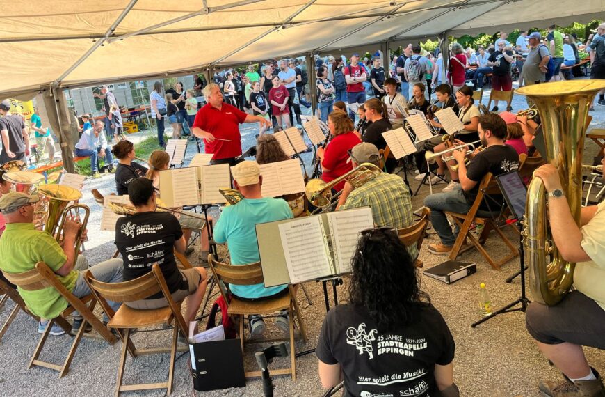 Viele Besucher beim Waldfest